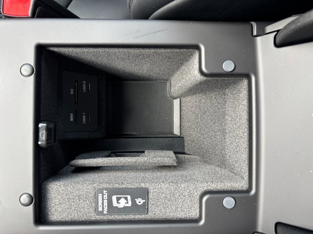 Certified 2025 Porsche Macan image 21