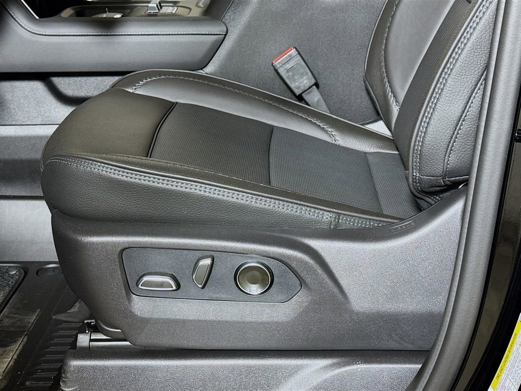 New 2026 GMC Sierra 2500 Denali w/ Denali Reserve Package image 17