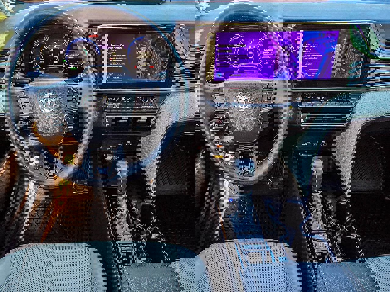 Used 2025 Toyota Camry XLE w/ Premium Plus Package image 36