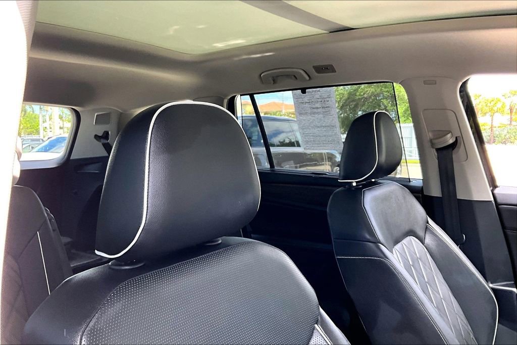 Certified 2024 Volkswagen Atlas SEL Premium R-Line image 22