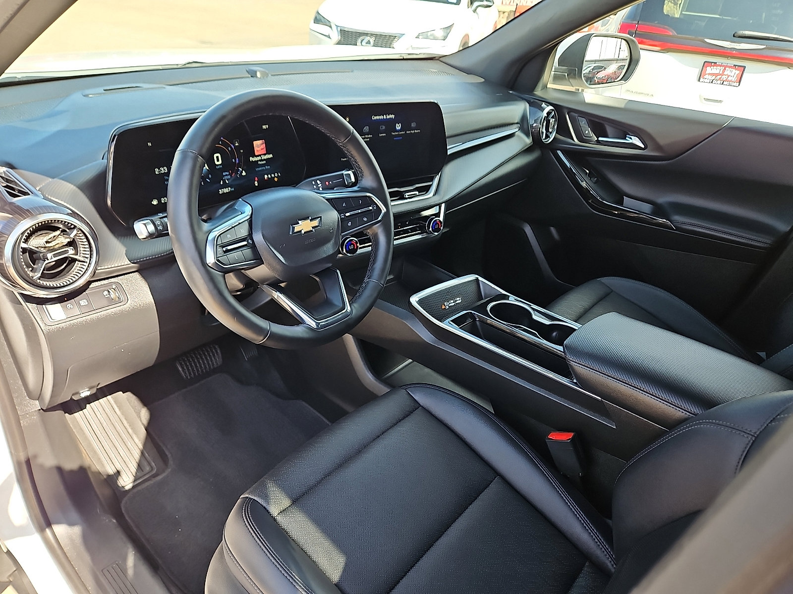 Used 2025 Chevrolet Equinox LT w/ Convenience Package II image 12