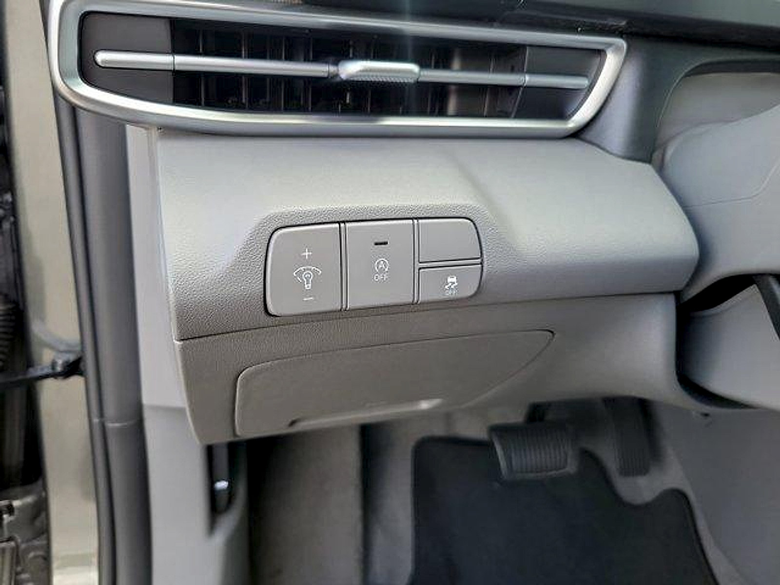 Used 2026 Hyundai Elantra SE FWD image 32