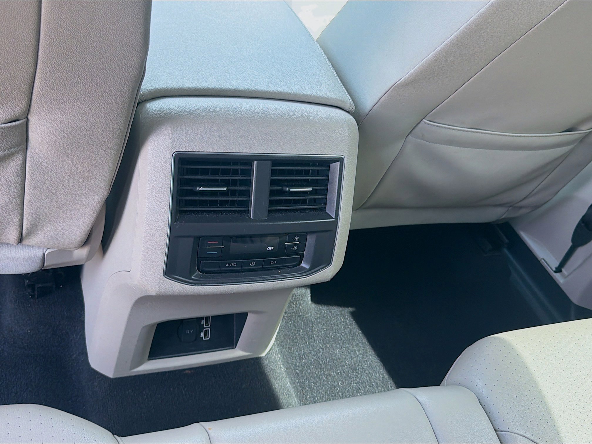 Used 2019 Volkswagen Atlas SE w/ Towing Package FWD image 23