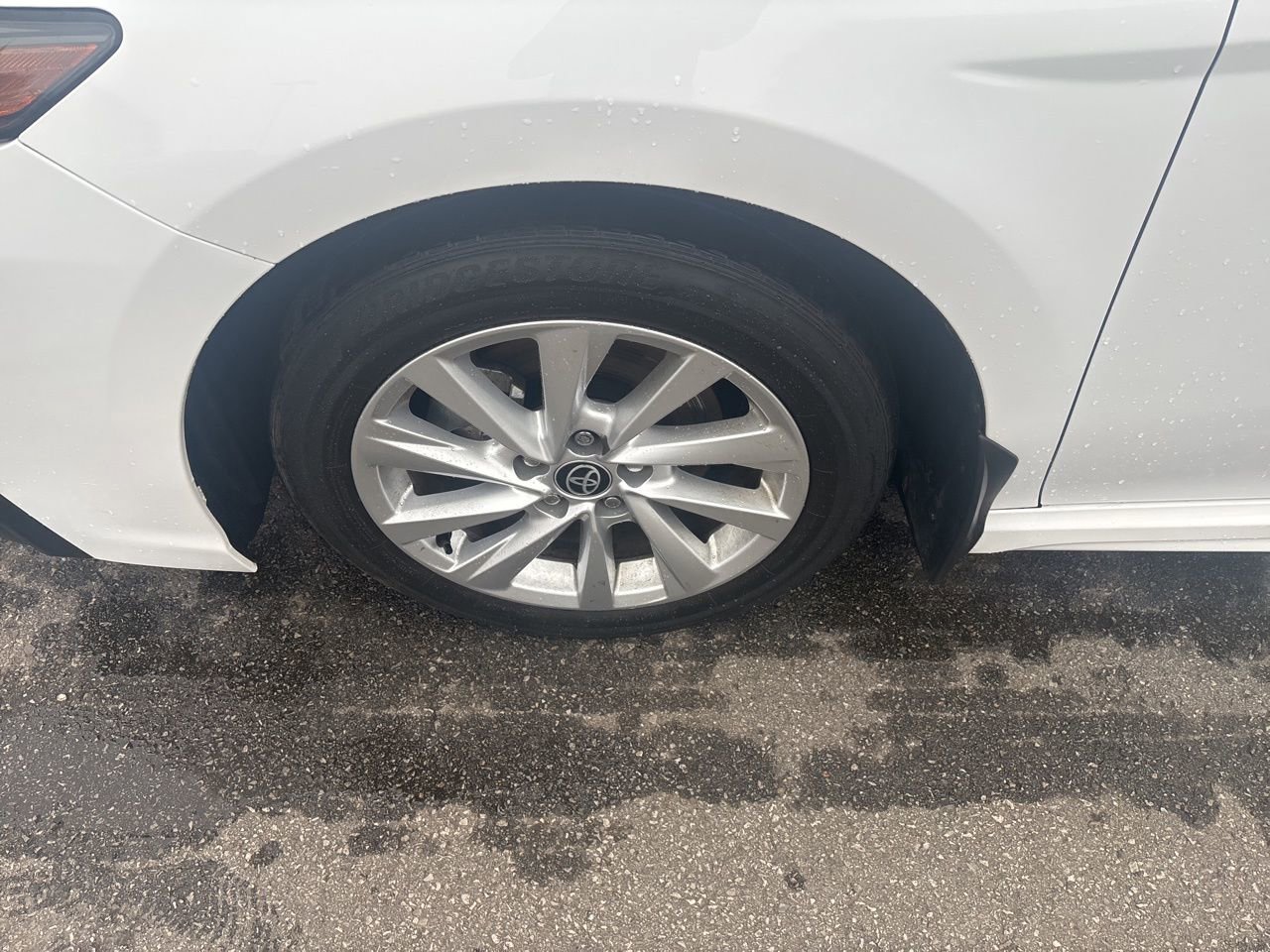 Used 2023 Toyota Camry SE image 9