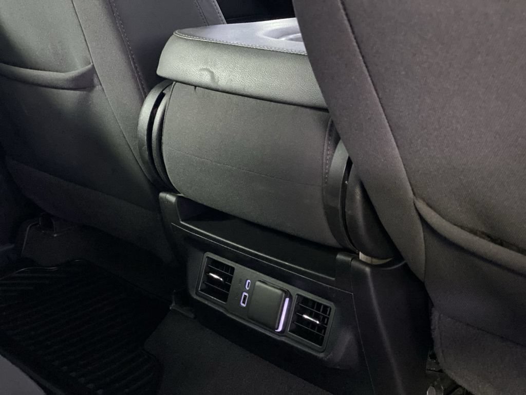 Used 2023 Chevrolet Silverado 1500 LT AWD/4WD image 27