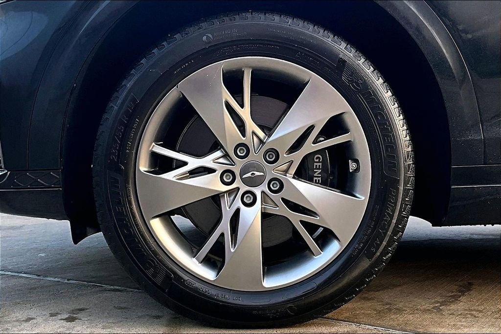 Used 2025 Genesis GV70 3.5T Sport image 11