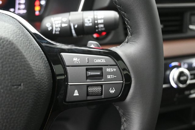 New 2026 Honda Pilot Touring image 3