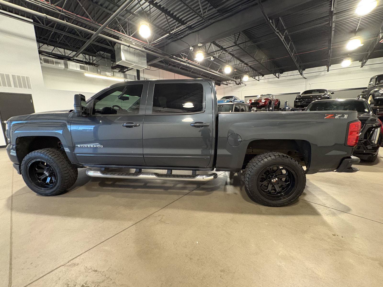 Used 2018 Chevrolet Silverado 1500 LT w/ All Star Edition AWD/4WD image 6