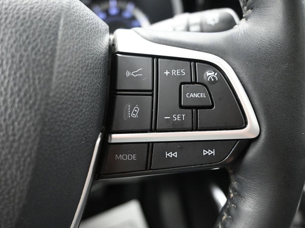 Used 2022 Toyota Highlander Limited image 29