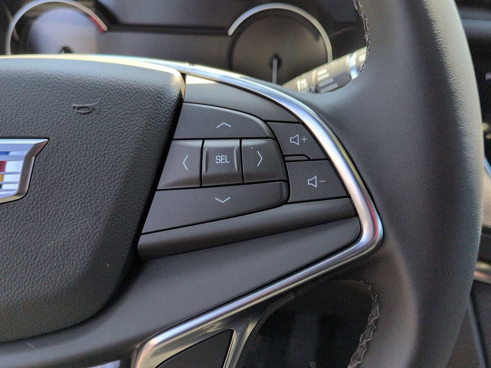 New 2025 Cadillac XT5 Luxury image 16