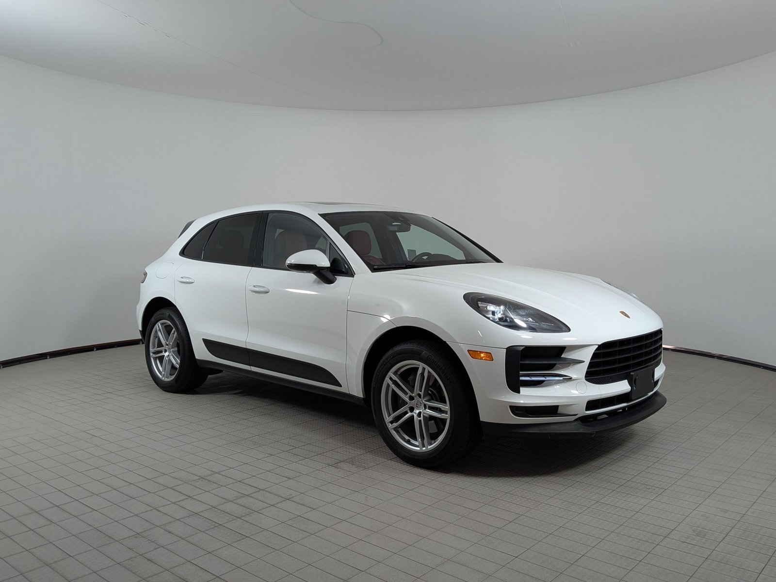 Certified 2021 Porsche Macan AWD/4WD image 7