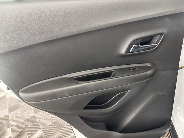 Used 2019 Chevrolet Trax LT w/ LT Convenience Package image 21