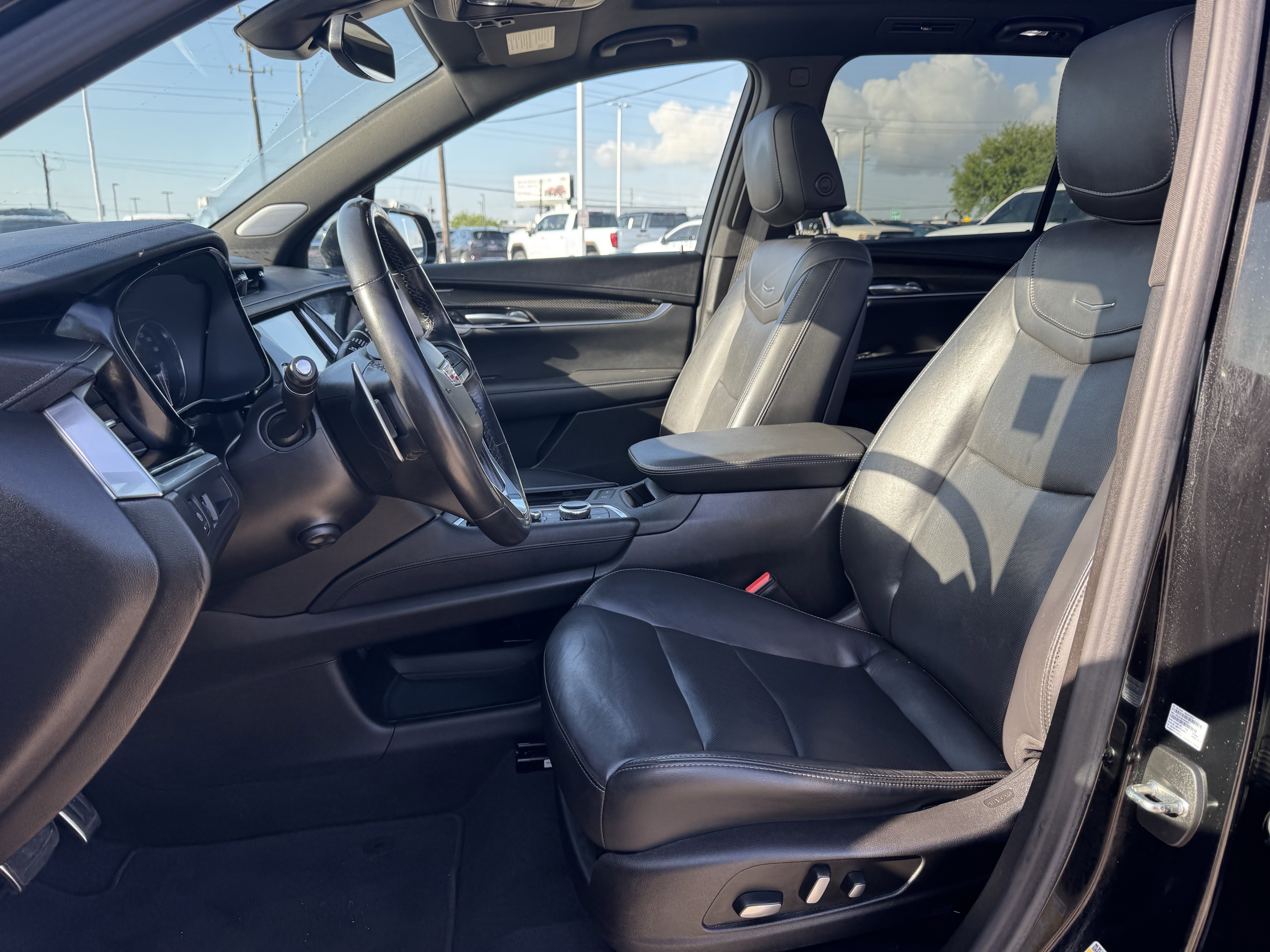 Used 2023 Cadillac XT6 Sport AWD/4WD image 21