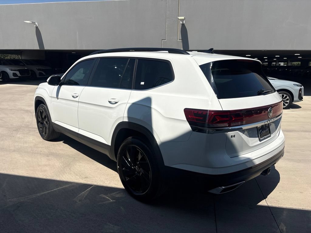 Used 2025 Volkswagen Atlas SE w/ Panoramic Sunroof Package FWD image 8