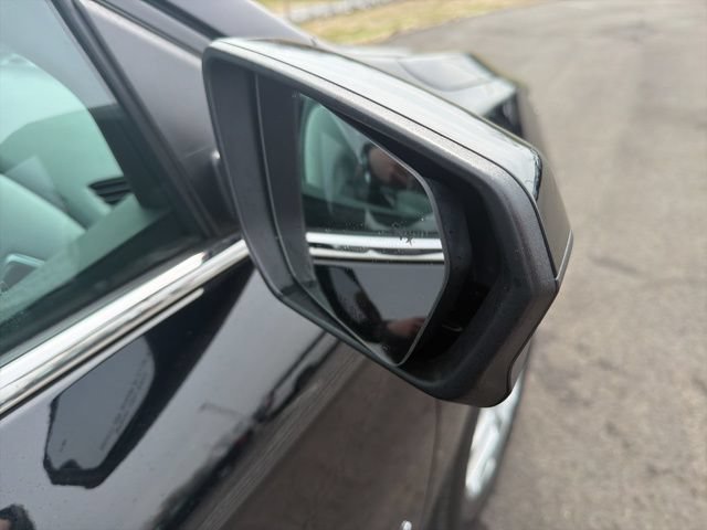 Used 2023 Chevrolet Equinox LT w/ LPO, Floor Liner Package FWD image 6