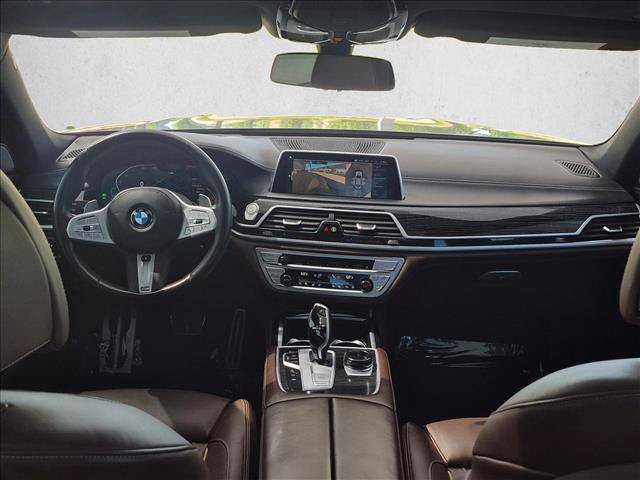 Used 2022 BMW 750i xDrive w/ Executive Package AWD/4WD image 18