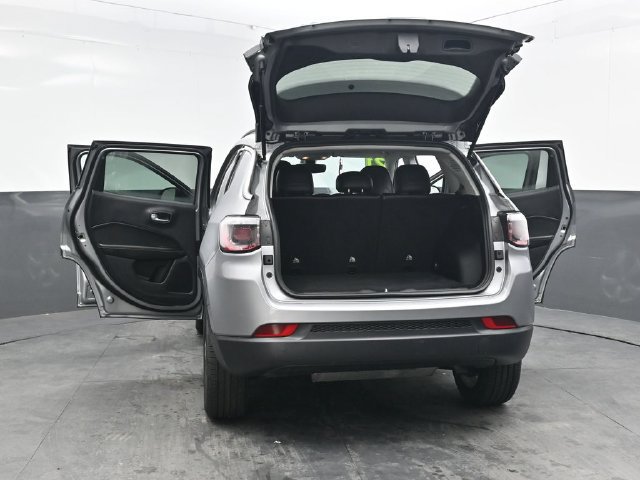Used 2021 Jeep Compass Latitude w/ Convenience Group AWD/4WD image 46