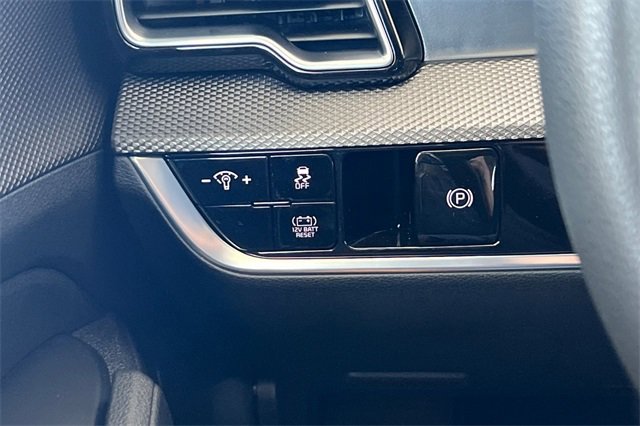 New 2025 Kia Sportage LX image 30