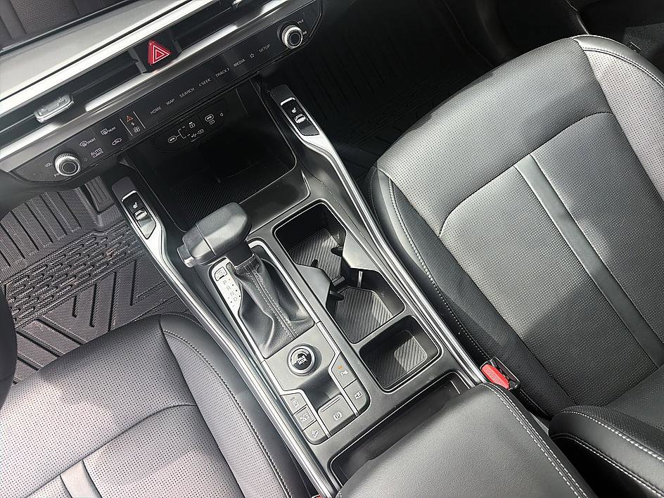 Used 2025 Kia Sorento EX image 18