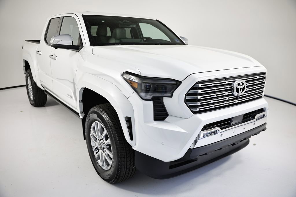 Used 2025 Toyota Tacoma Limited AWD/4WD image 7