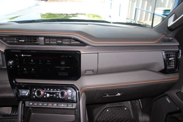 Used 2025 GMC Sierra 2500 AT4 w/ AT4 Premium Plus Package AWD/4WD image 27