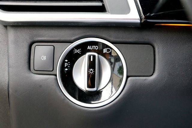 Used 2013 Mercedes-Benz GL 550 4MATIC image 21