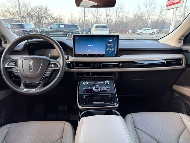 Used 2023 Lincoln Nautilus Reserve image 17