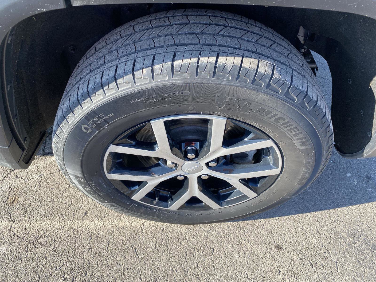 Used 2024 Jeep Grand Cherokee L Limited w/ Luxury Tech Group II image 13