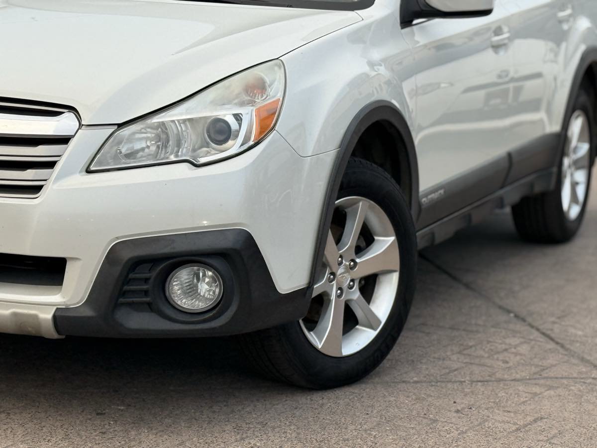 Used 2014 Subaru Outback 2.5i Limited image 5