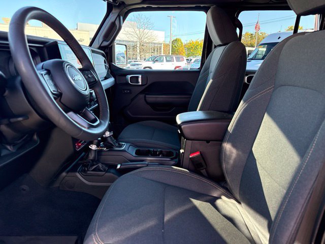 Used 2024 Jeep Wrangler Unlimited AWD/4WD image 21