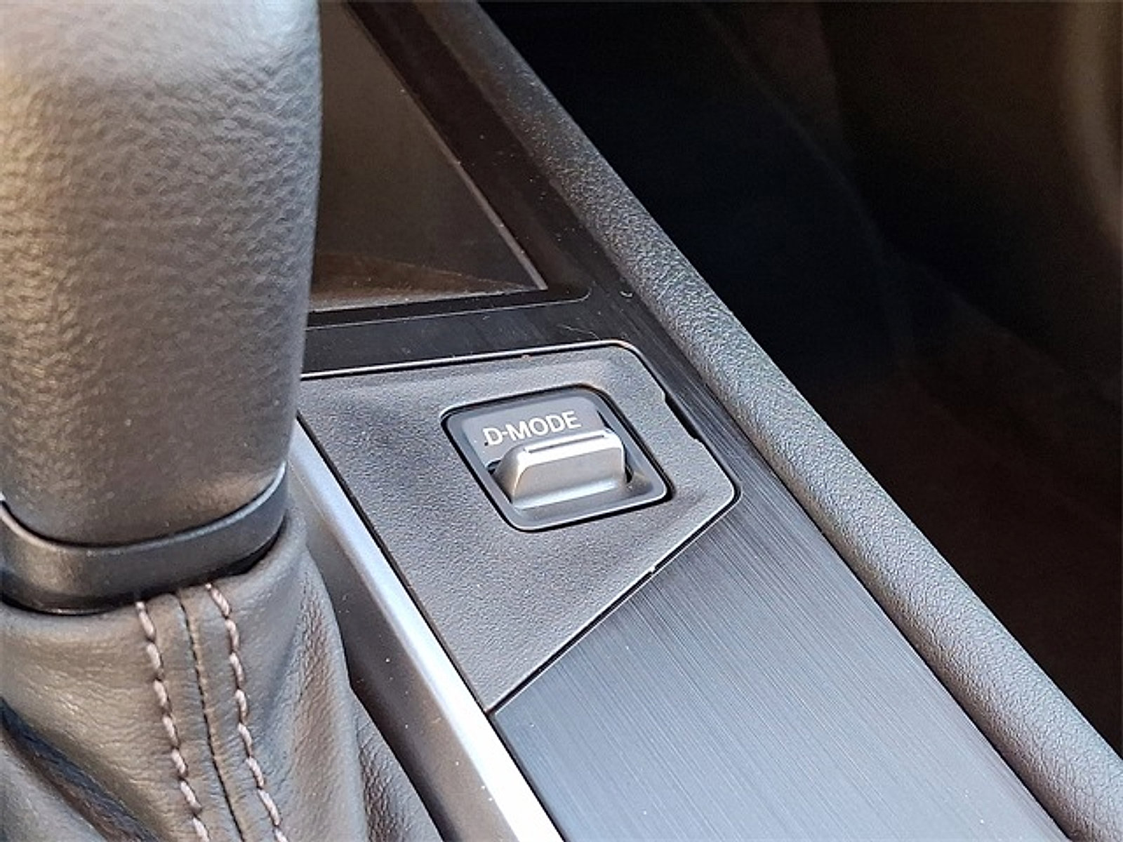 Certified 2025 Nissan Kicks S image 25