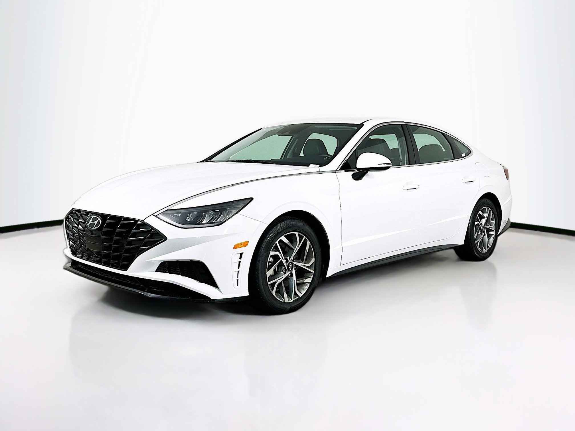 Used 2023 Hyundai Sonata SEL image 3