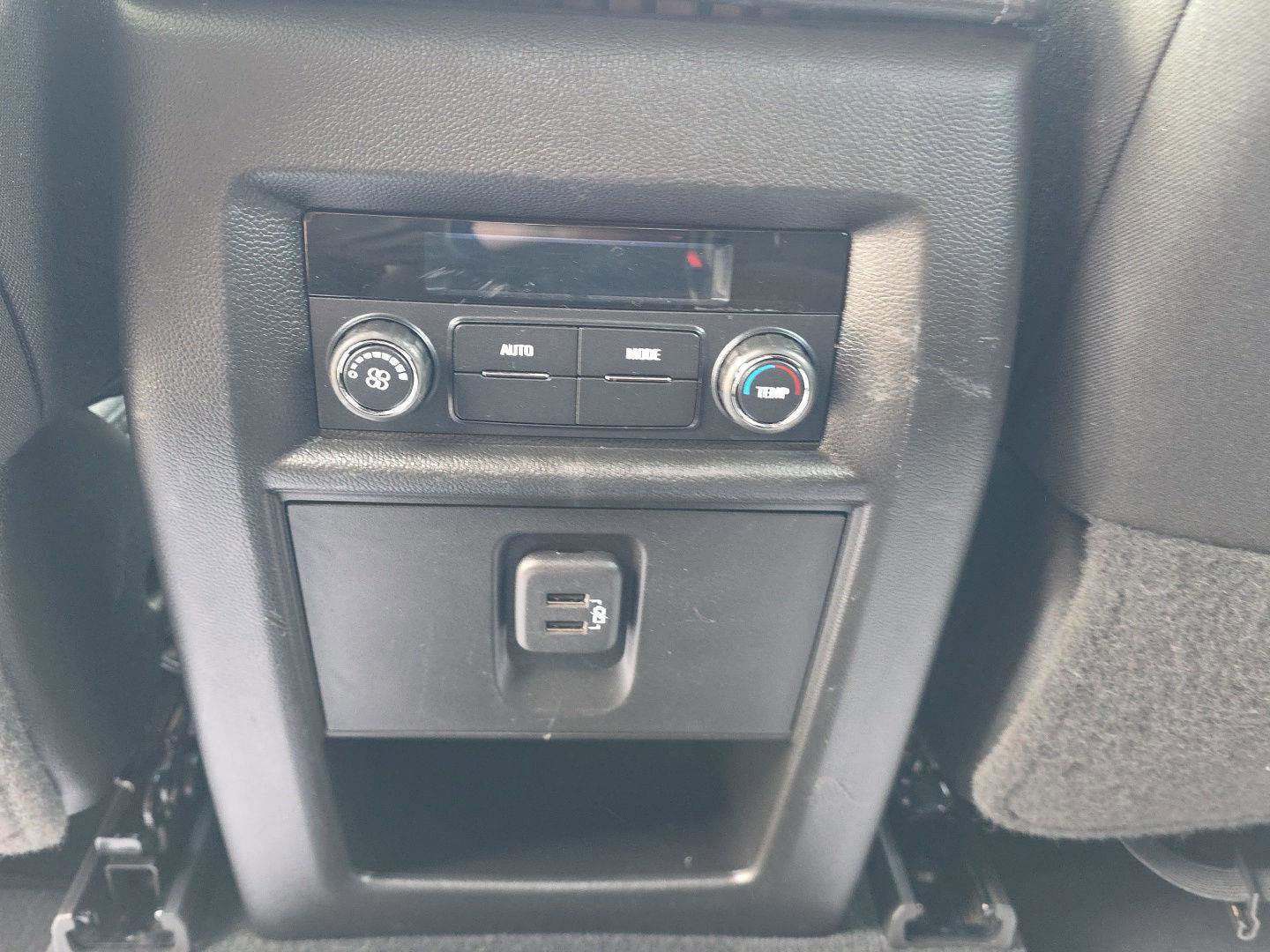 Used 2023 Chevrolet Traverse LT image 20