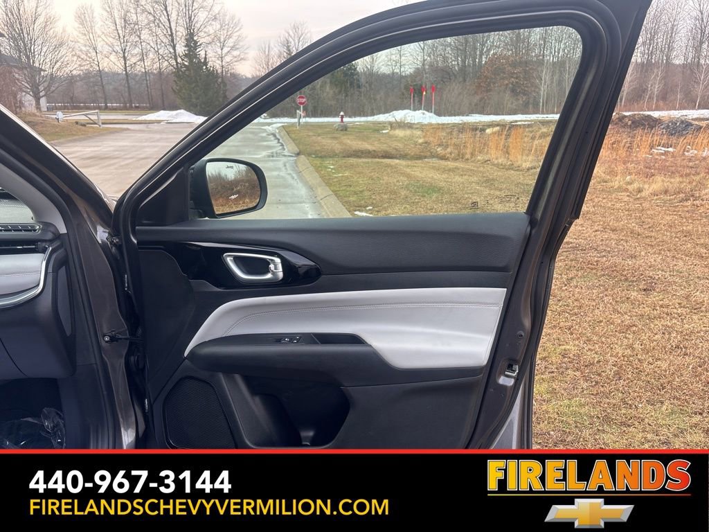 Used 2022 Jeep Compass Limited image 25