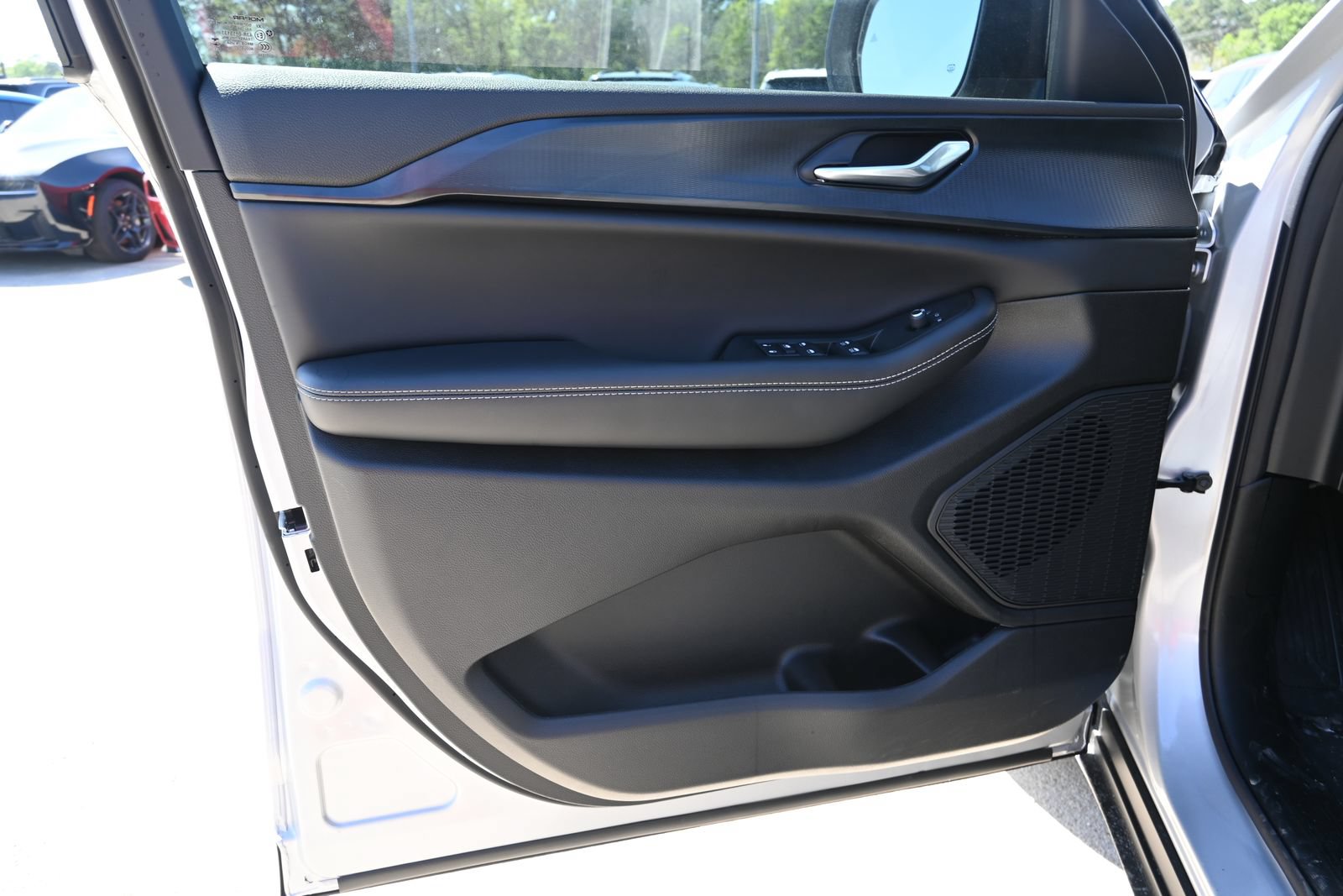 New 2026 Jeep Grand Cherokee Laredo X AWD/4WD image 7