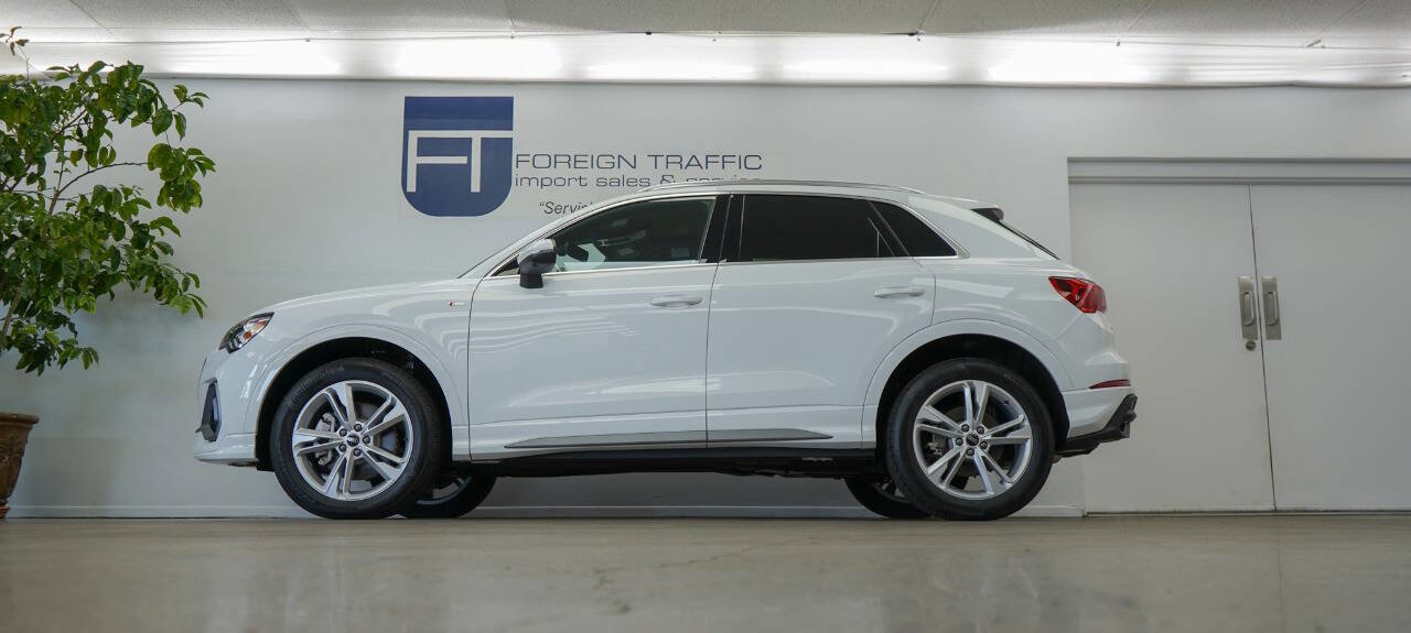 Used 2024 Audi Q3 2.0T Premium Plus w/ Premium Plus Package image 28