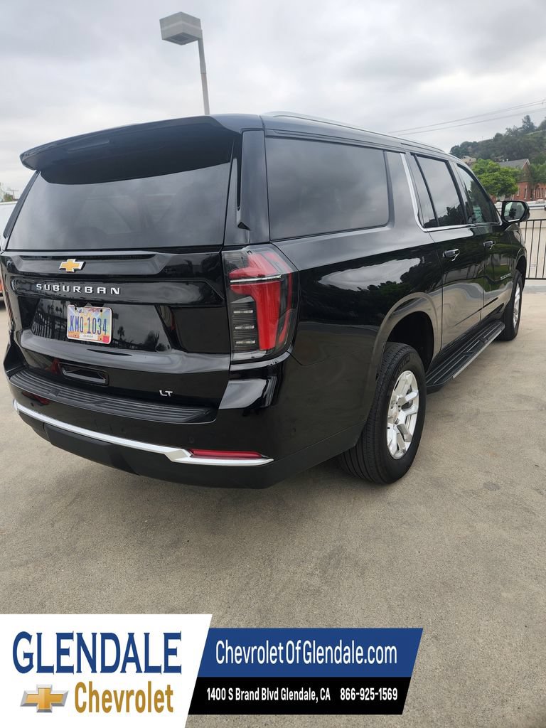 Used 2025 Chevrolet Suburban LT AWD/4WD image 6