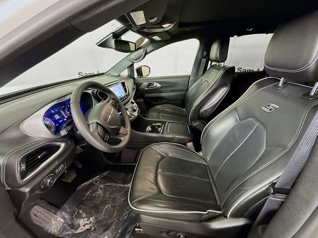 Used 2025 Chrysler Pacifica Limited image 20