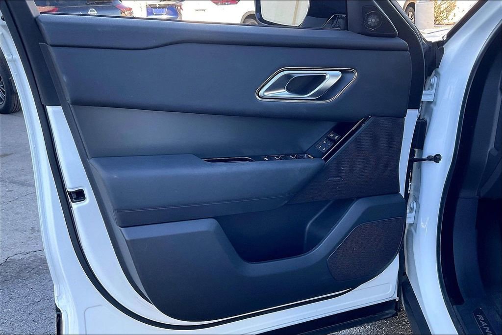 Used 2025 Land Rover Range Rover Velar Dynamic SE image 23