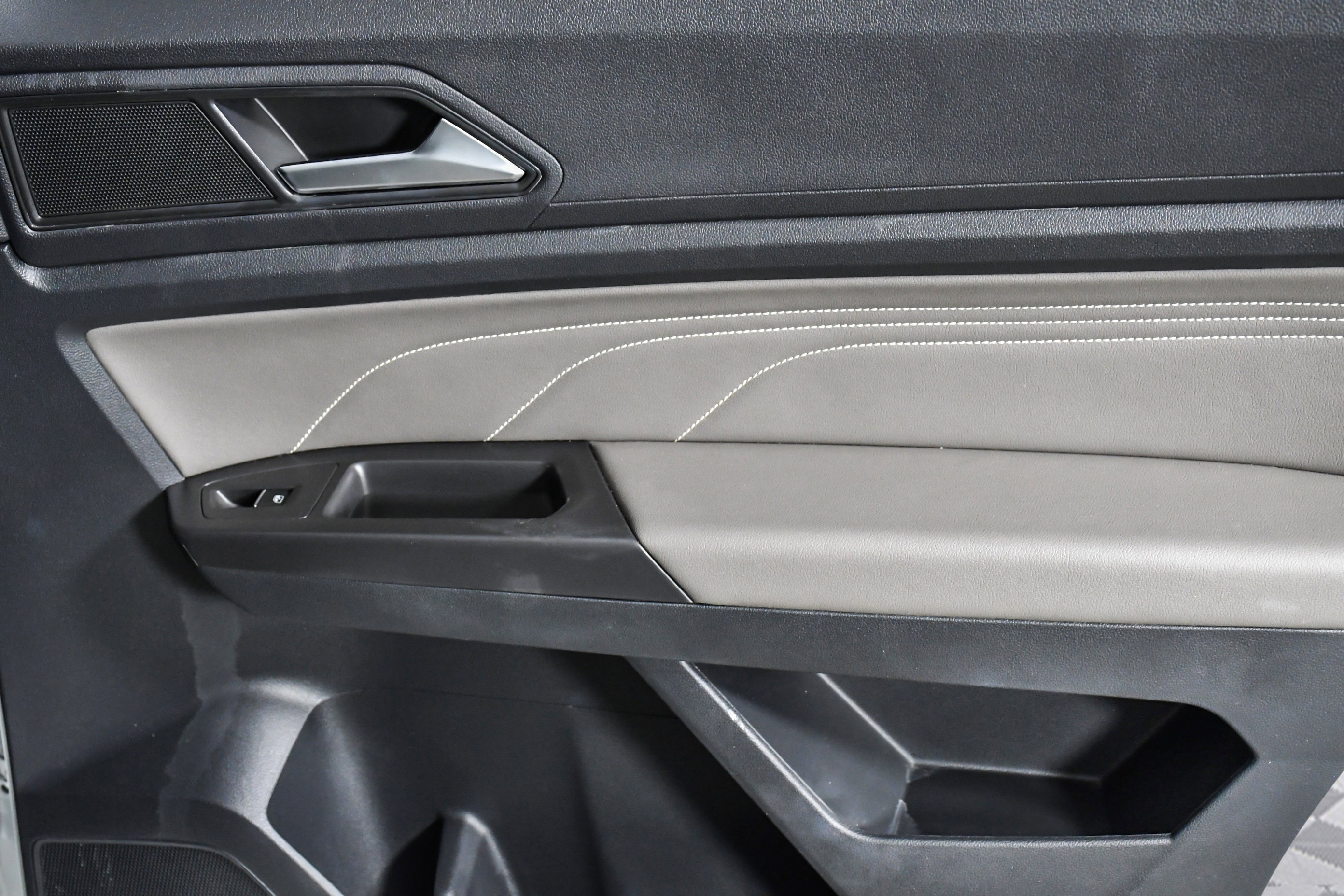 Used 2023 Volkswagen Atlas Cross Sport SEL image 24