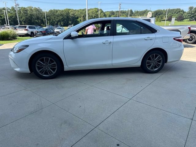 Used 2017 Toyota Camry SE FWD image 4