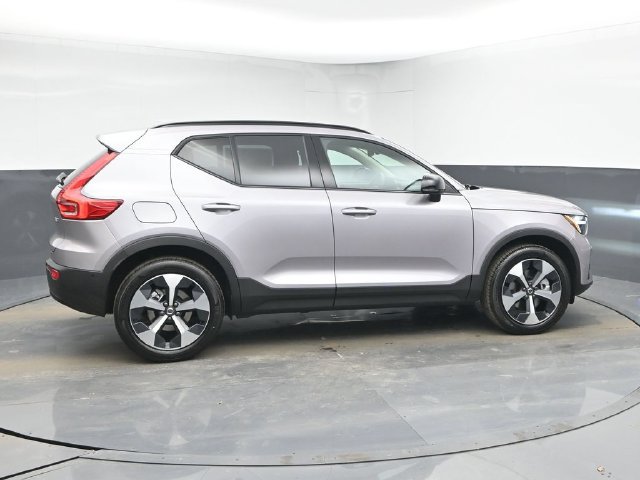 New 2026 Volvo XC40 B5 Plus w/ Protection Package Premier AWD/4WD image 8