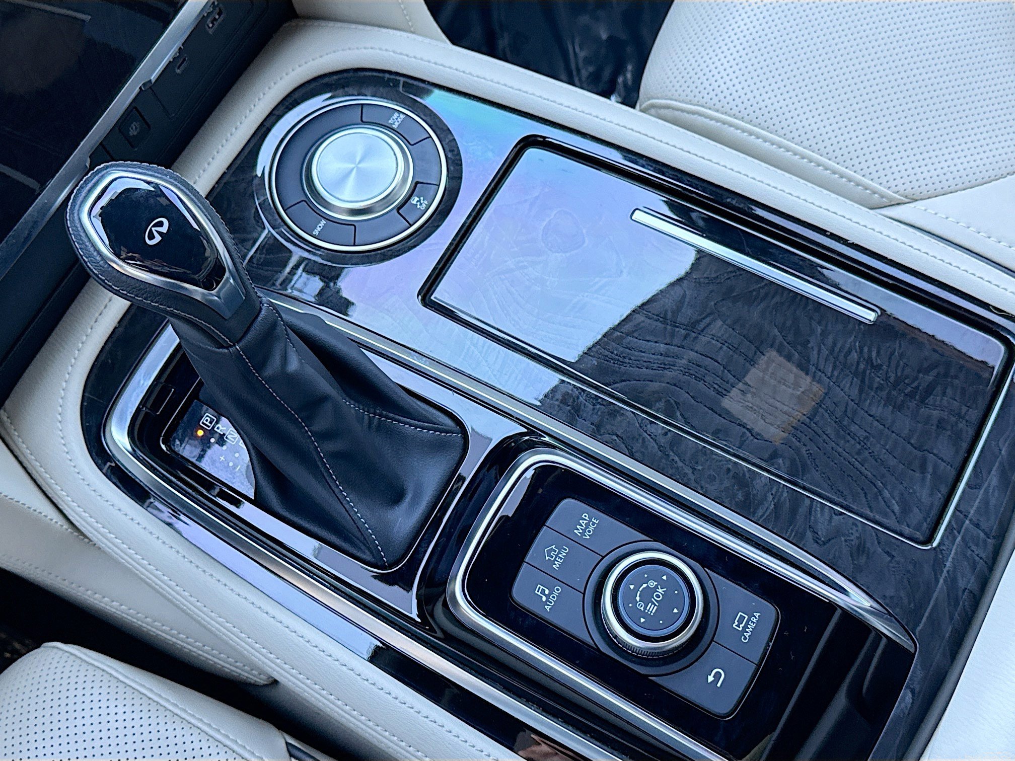 Used 2024 INFINITI QX80 Sensory image 31