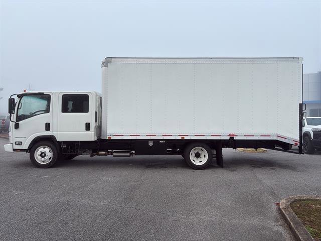 New 2025 Chevrolet Low Cab Forward image 4