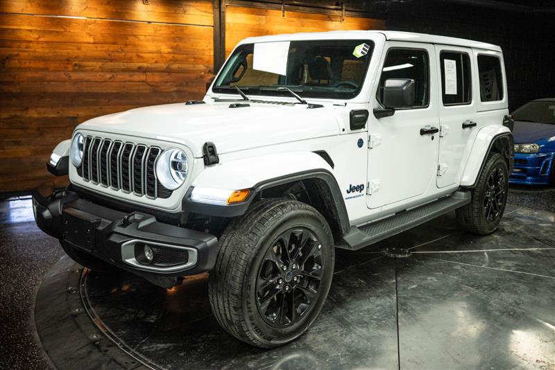 Used 2025 Jeep Wrangler Unlimited Sahara AWD/4WD image 2
