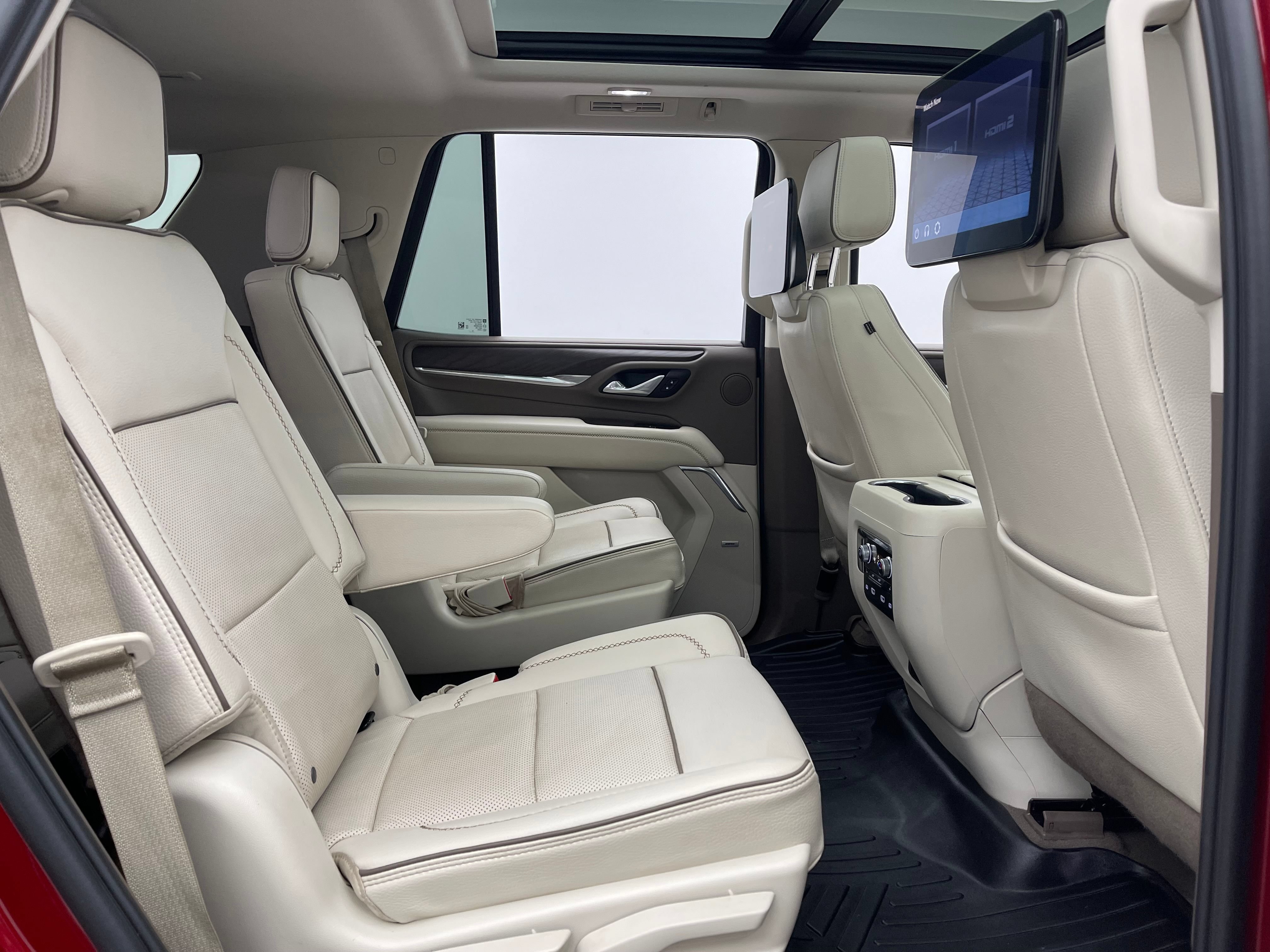 Used 2024 GMC Yukon Denali AWD/4WD image 46