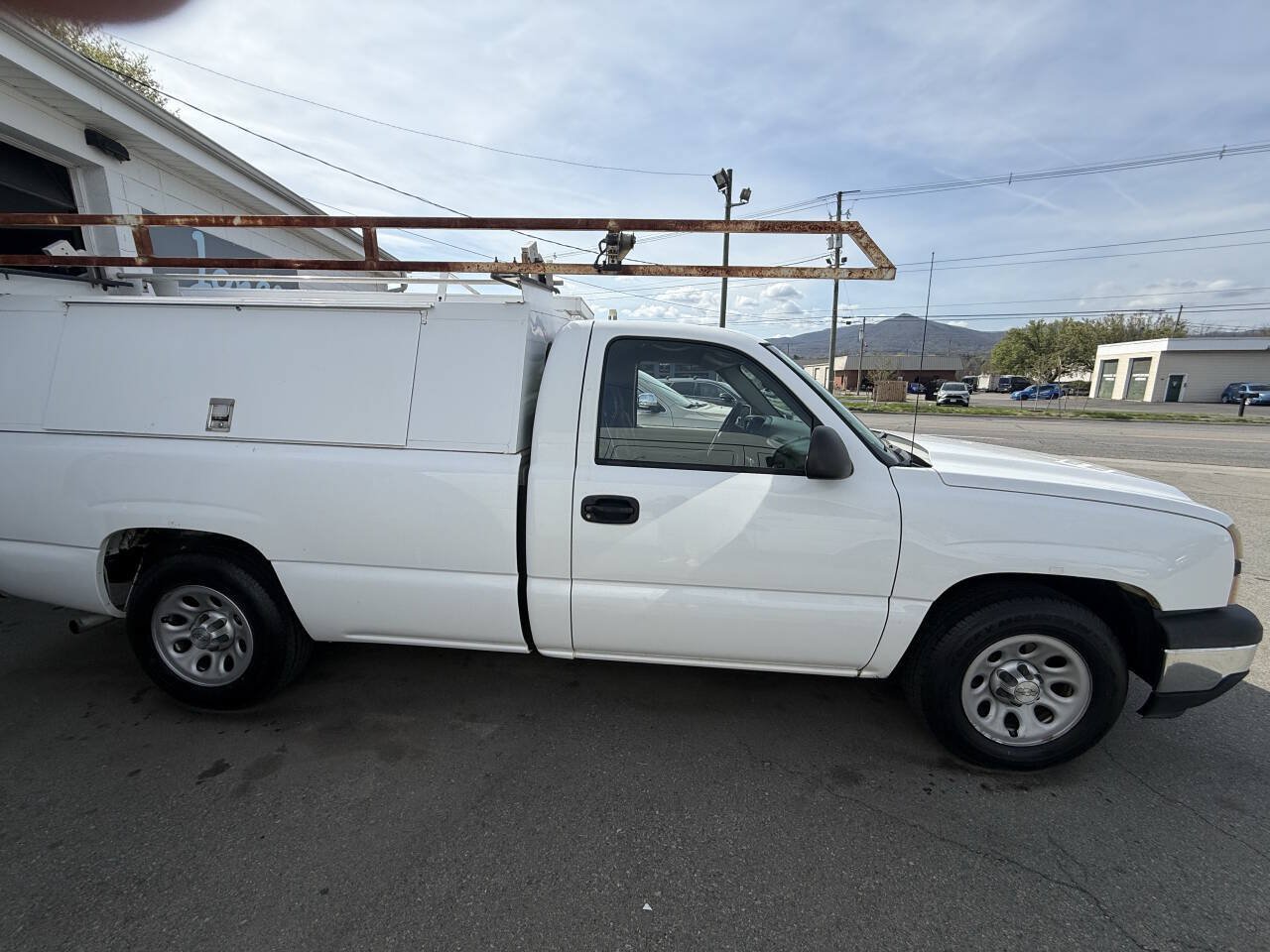 Used 2007 Chevrolet Silverado 1500 W/T RWD image 4