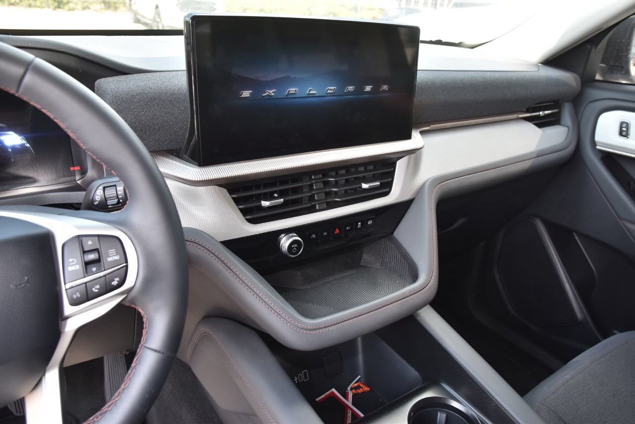 Certified 2026 Ford Explorer Active RWD image 8