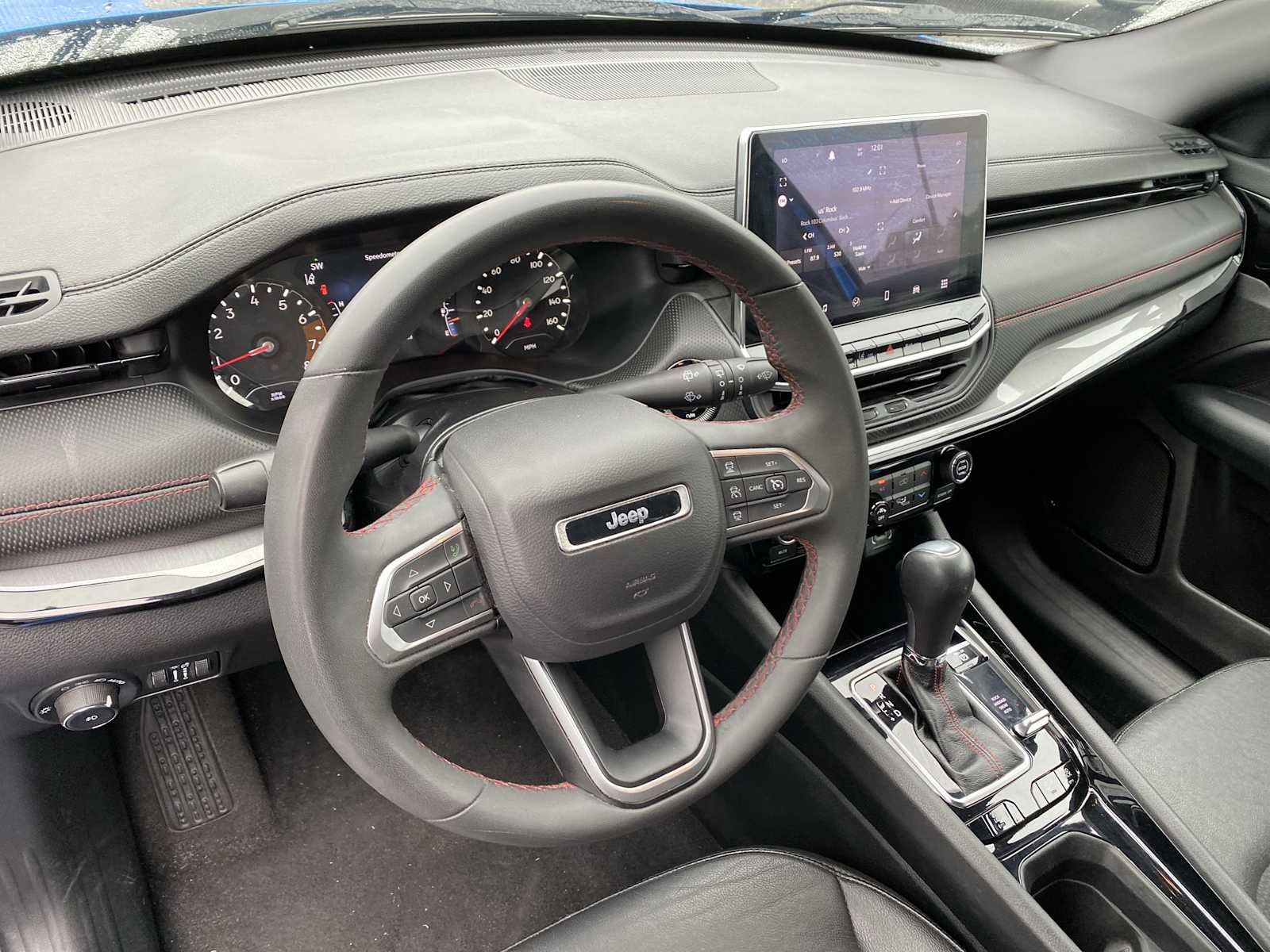 Used 2024 Jeep Compass Trailhawk AWD/4WD image 12