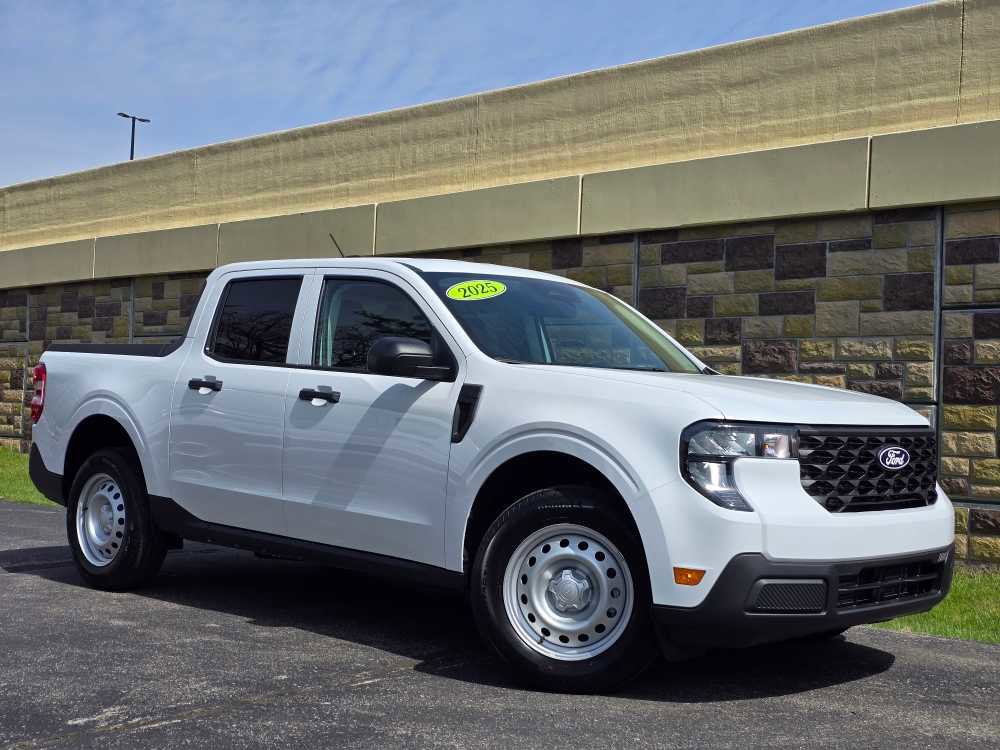 Used 2025 Ford Maverick XL w/ Equipment Group 102A image 3